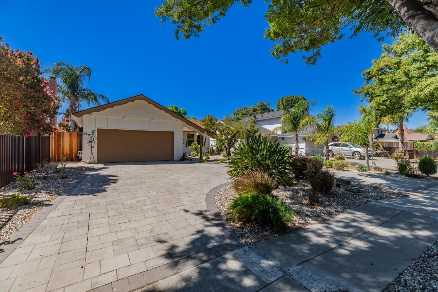 208 Blossom Hill Roaad