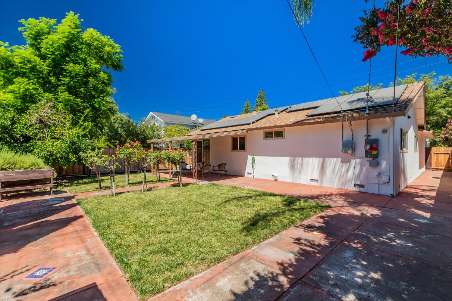 208 Blossom Hill Roaad