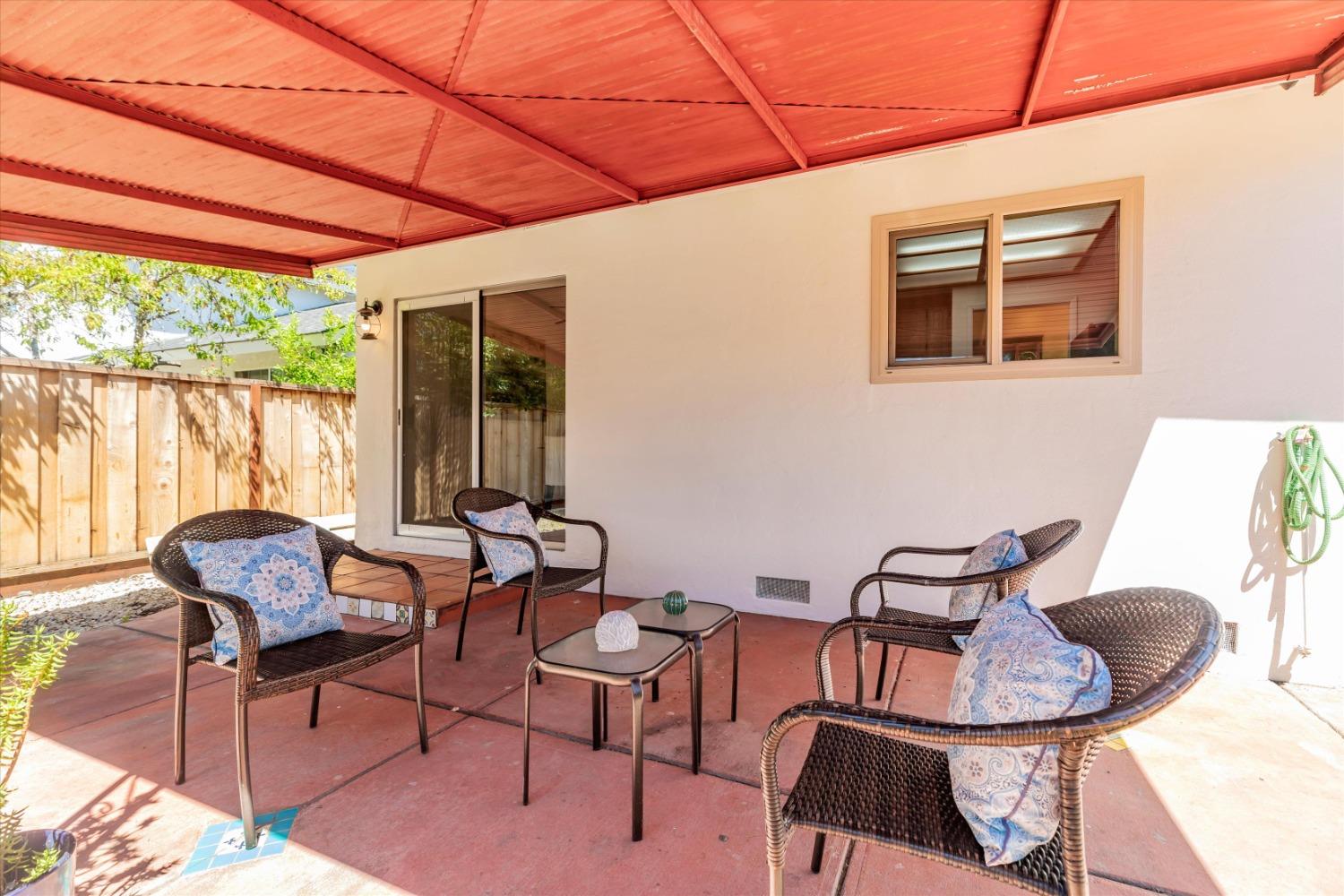 208 Blossom Hill Roaad