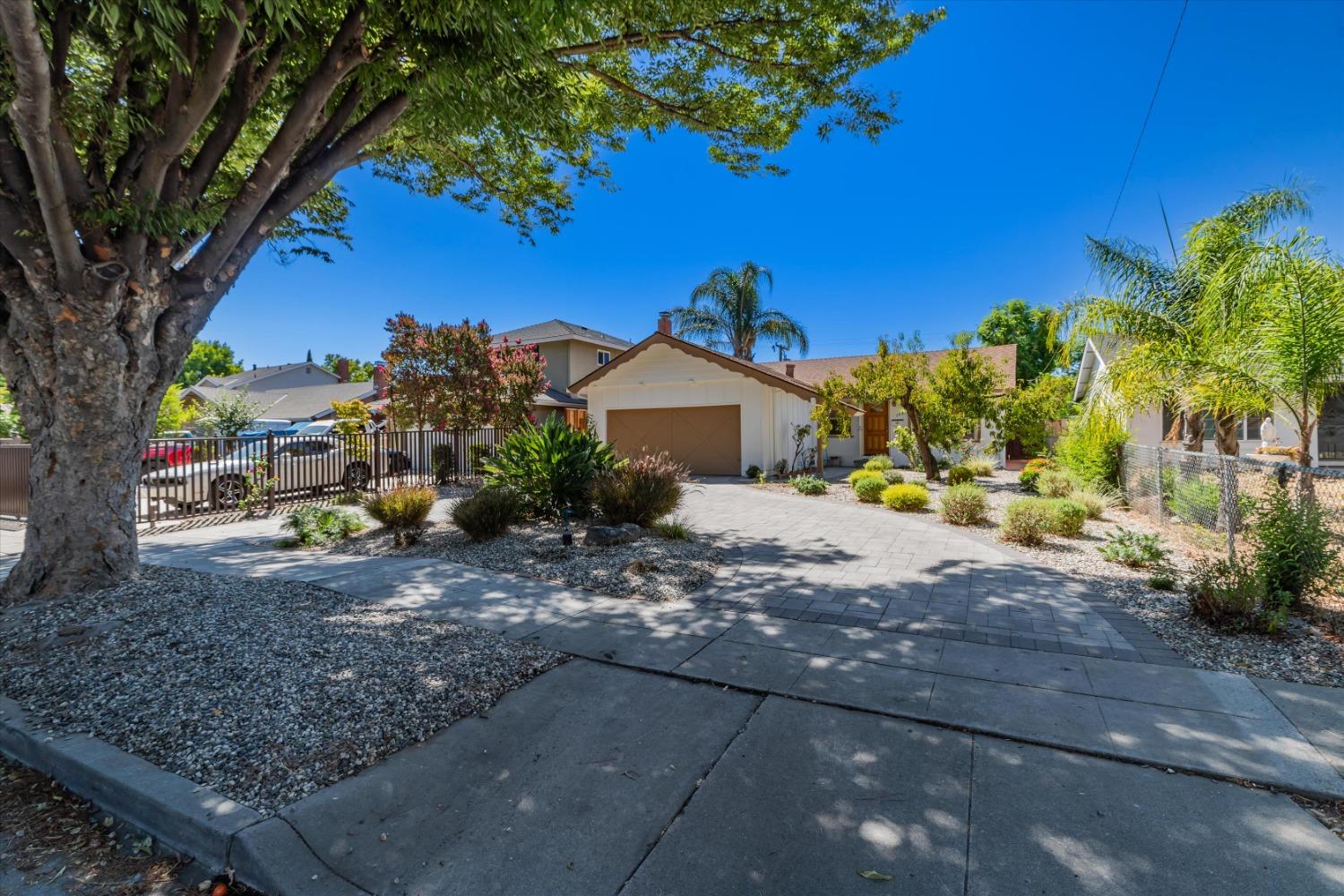 208 Blossom Hill Roaad