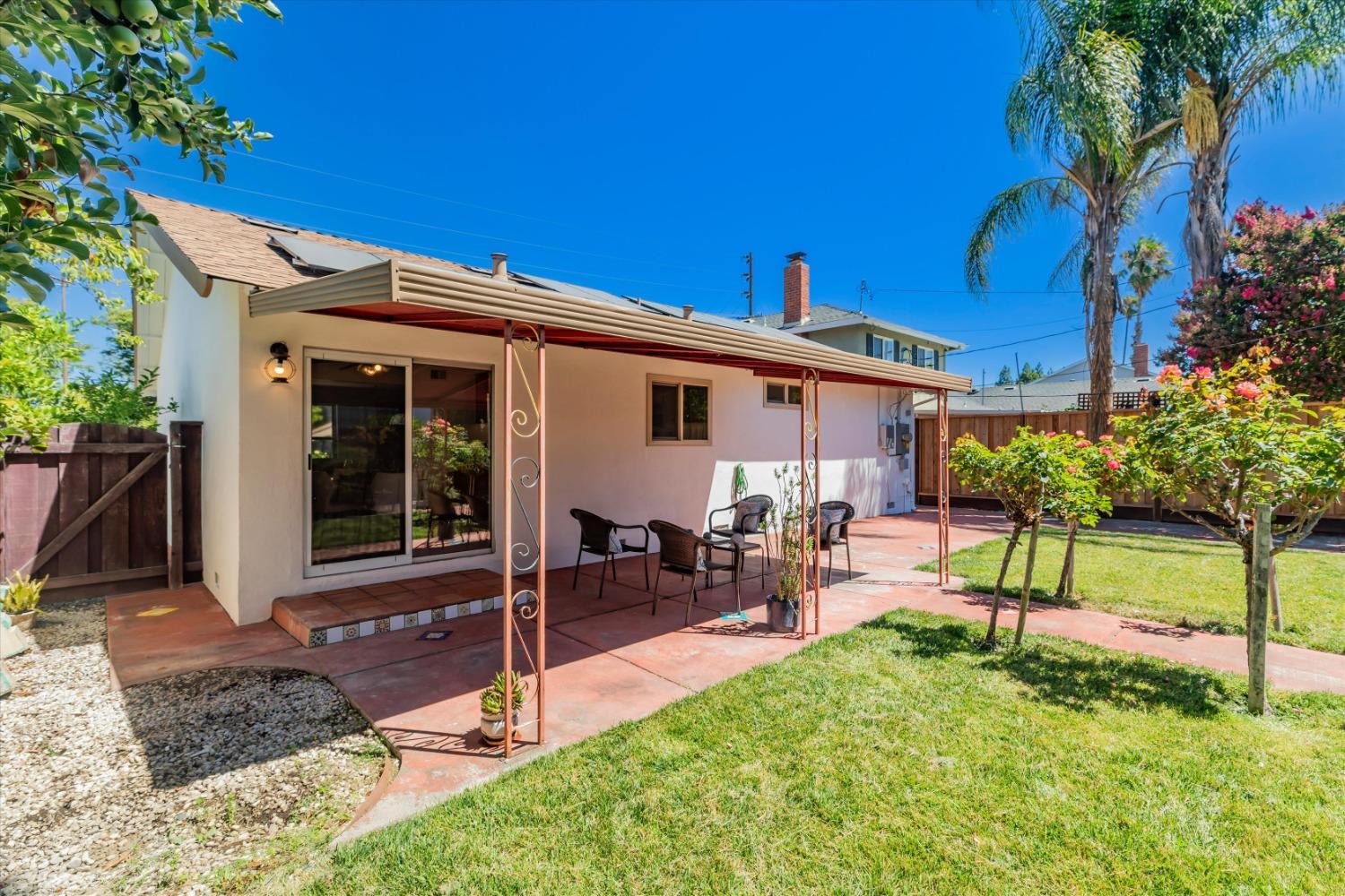 208 Blossom Hill Roaad