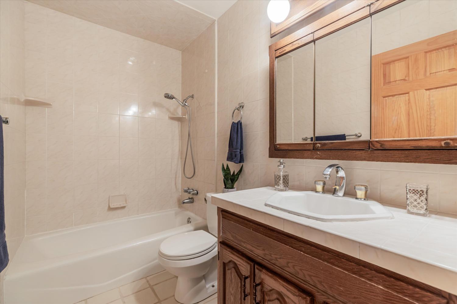 208 Blossom Hill Roaad