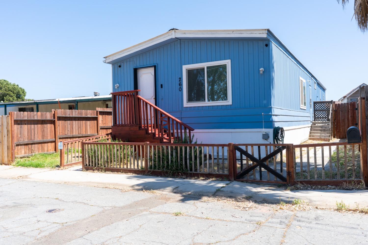 260 W Comet Road