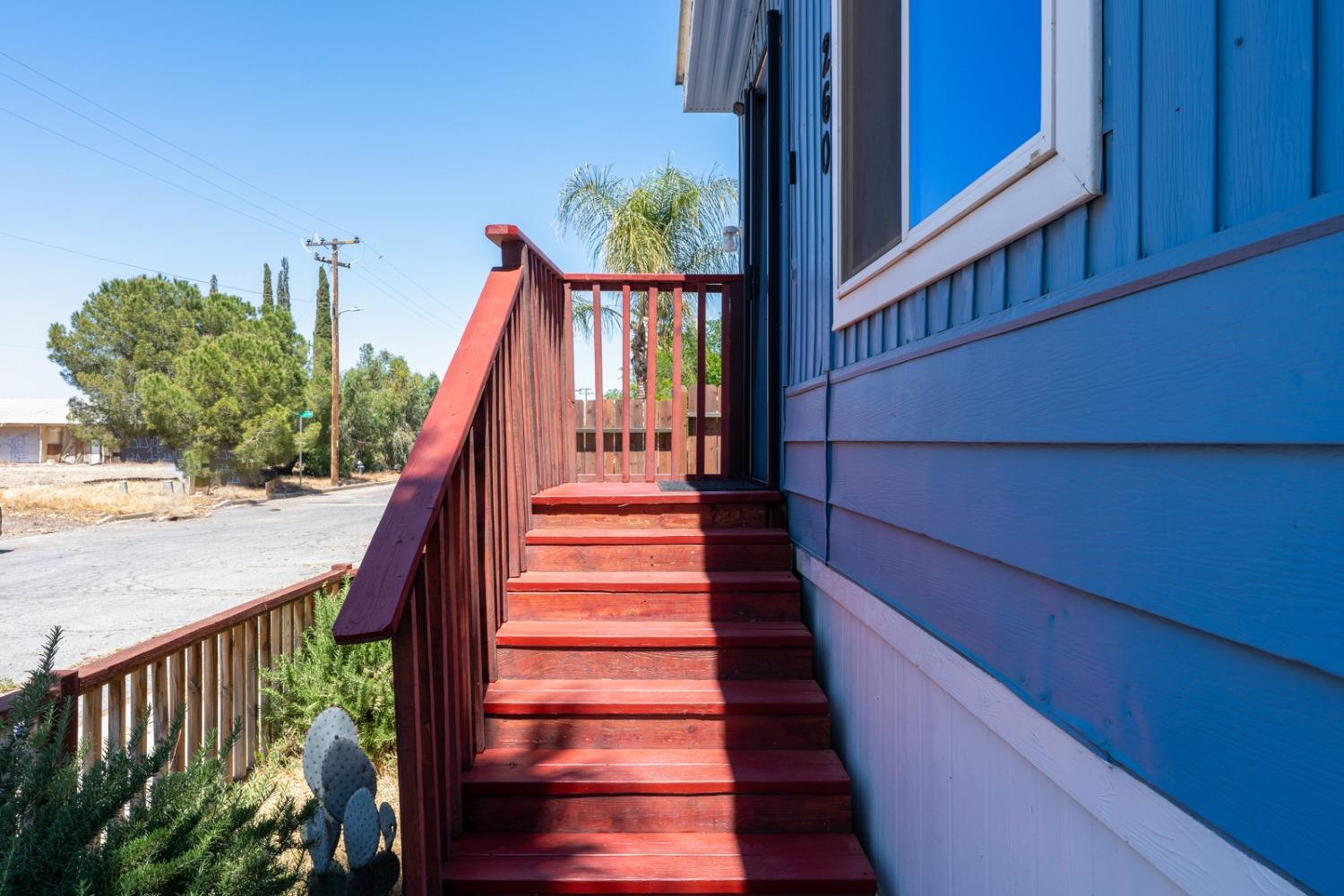 260 W Comet Road