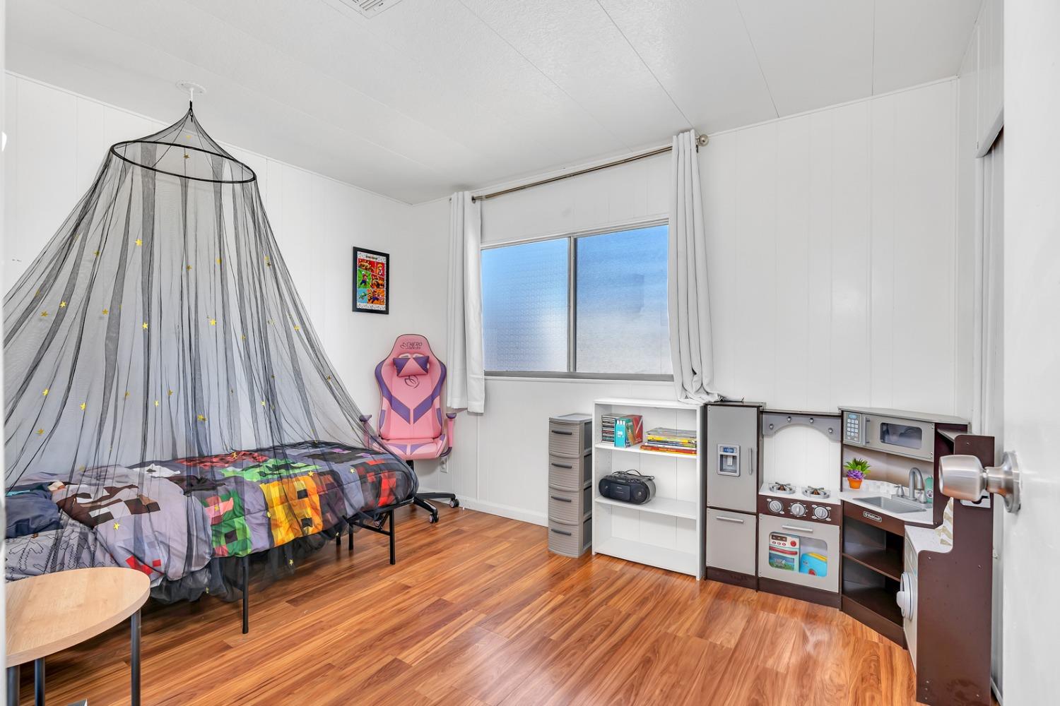 260 W Comet Road