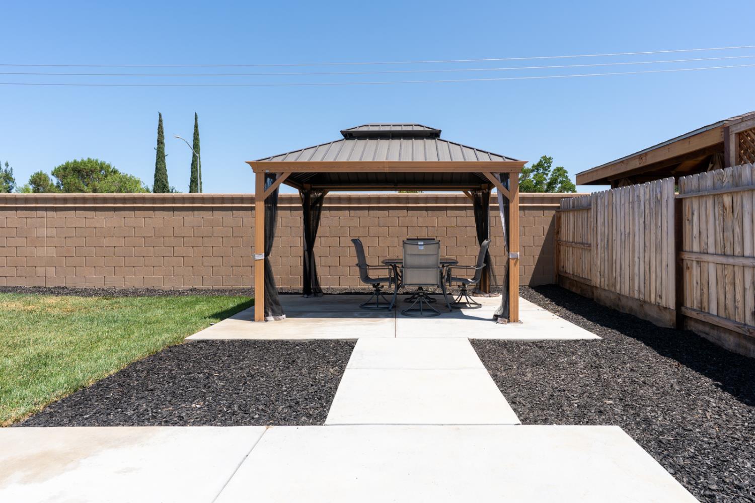 2070 Greenbriar Drive