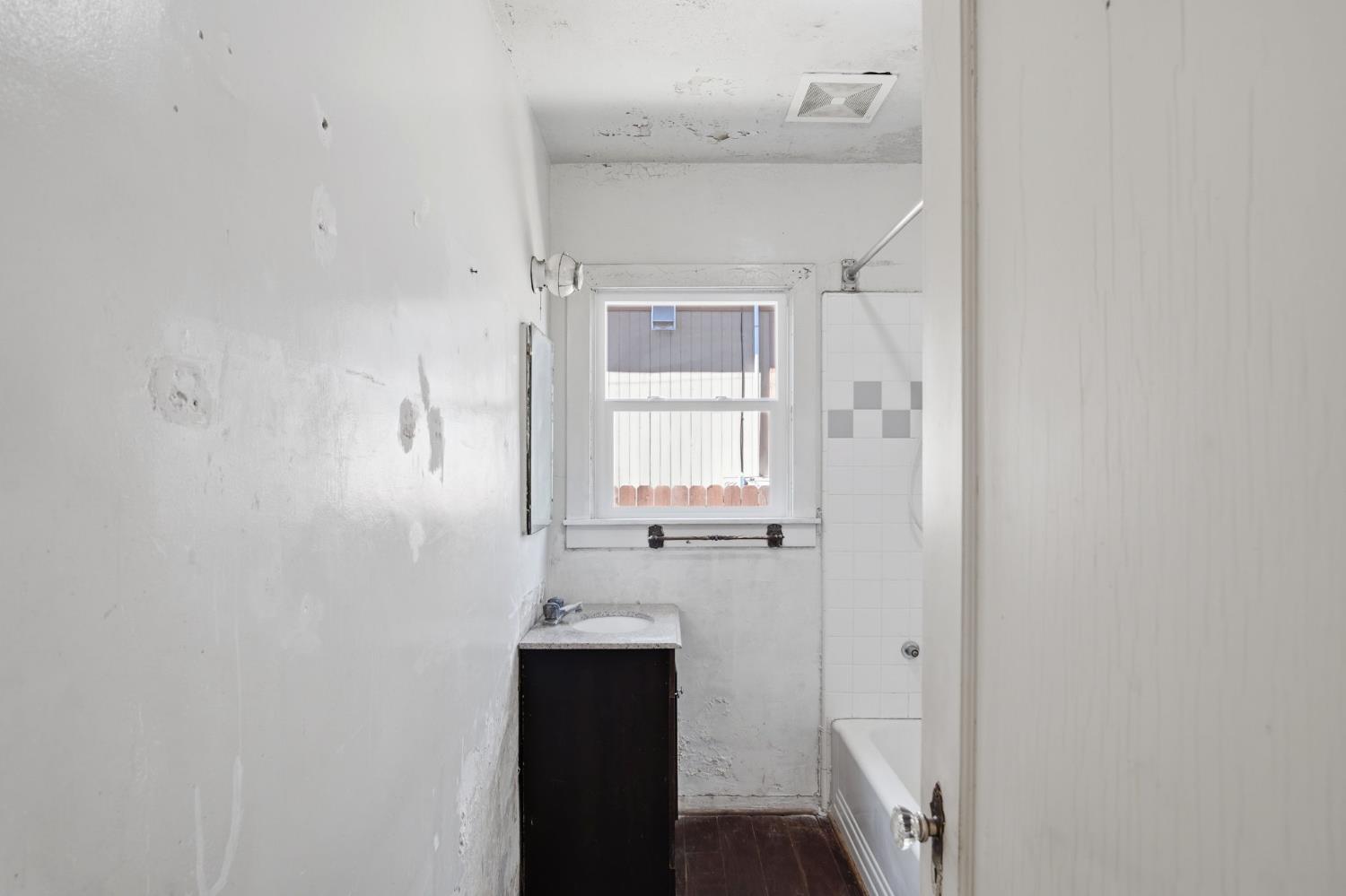 323 H Street