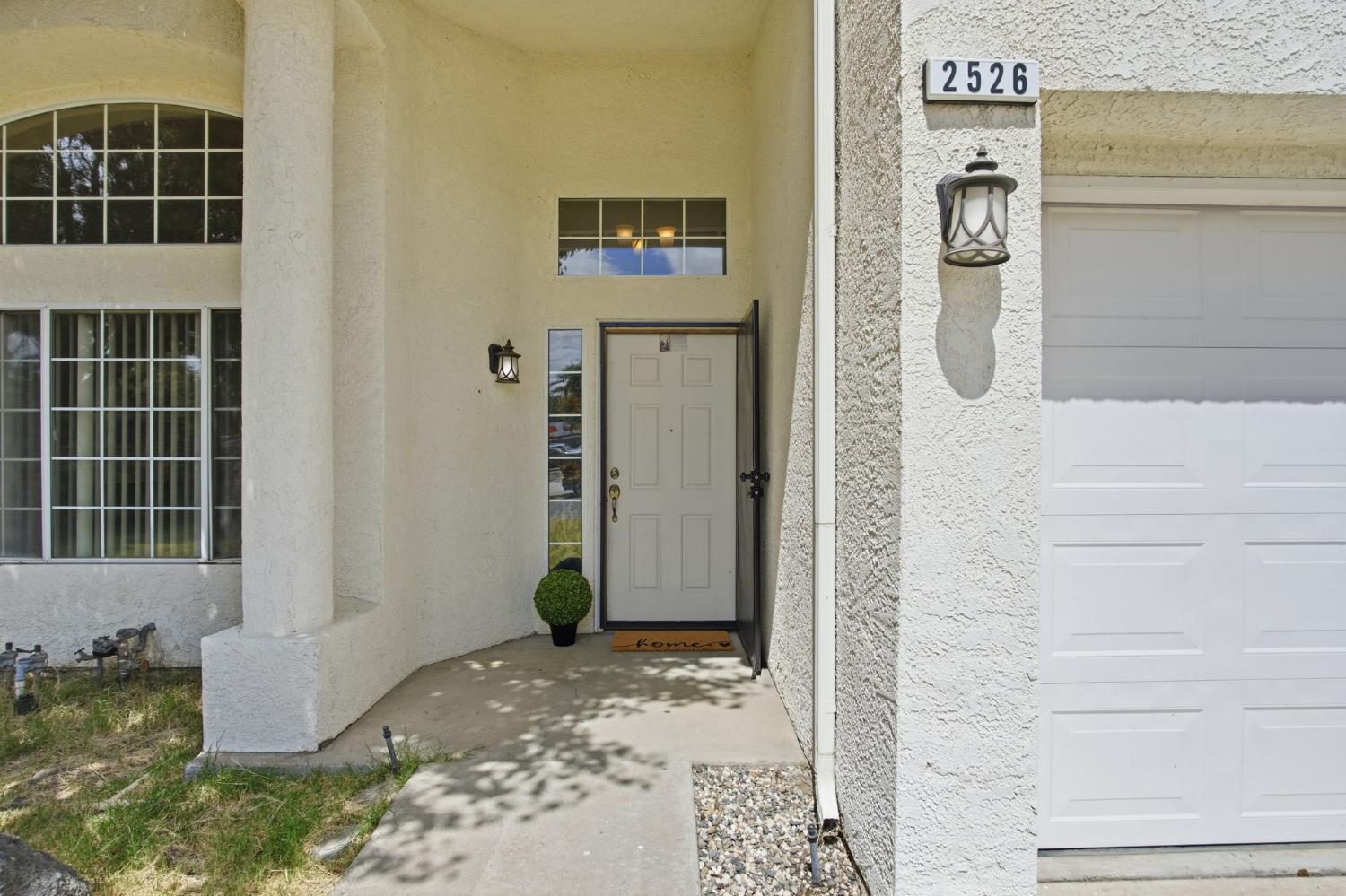 2526 Santos Street