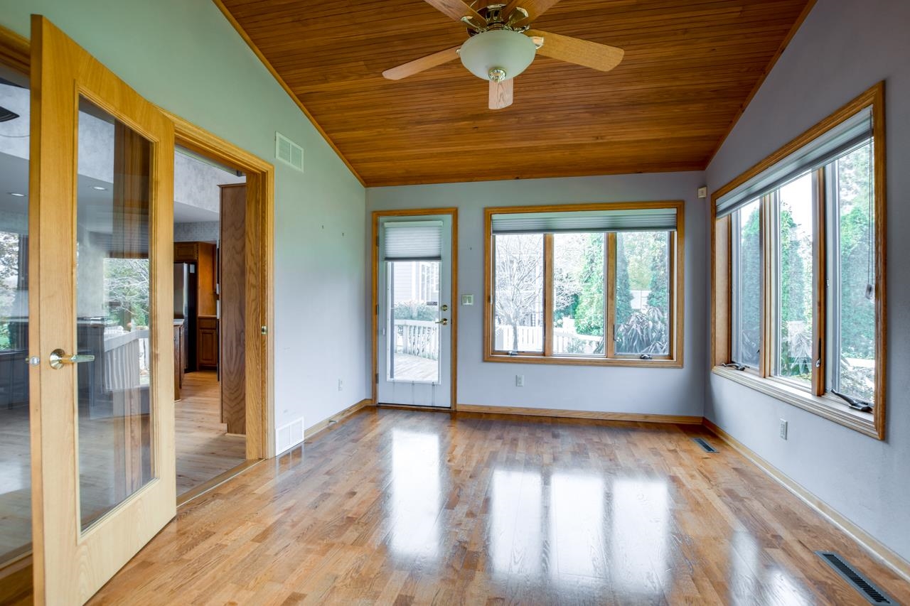 5888 Schumann Drive