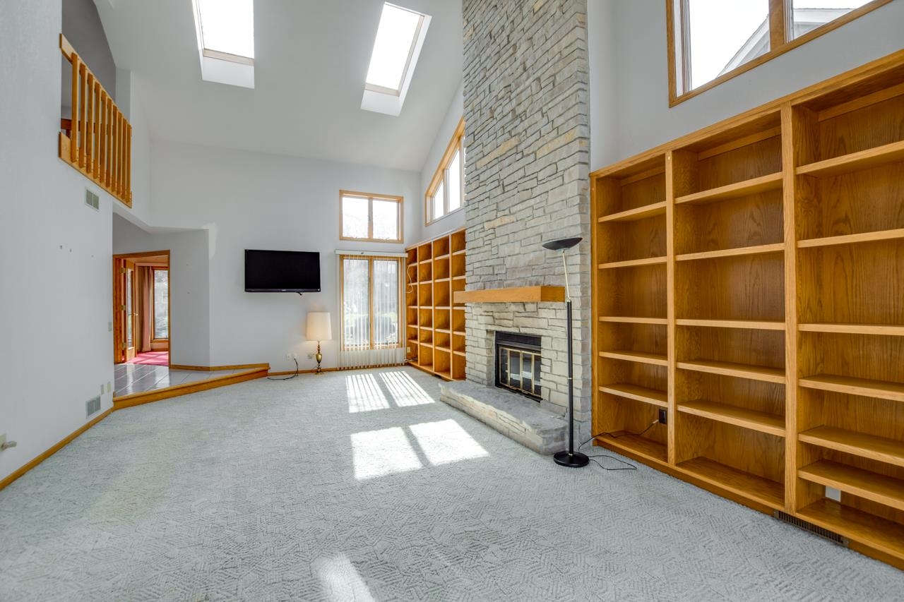 5888 Schumann Drive