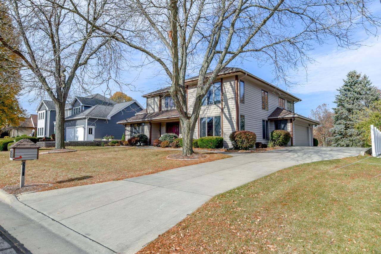 5888 Schumann Drive