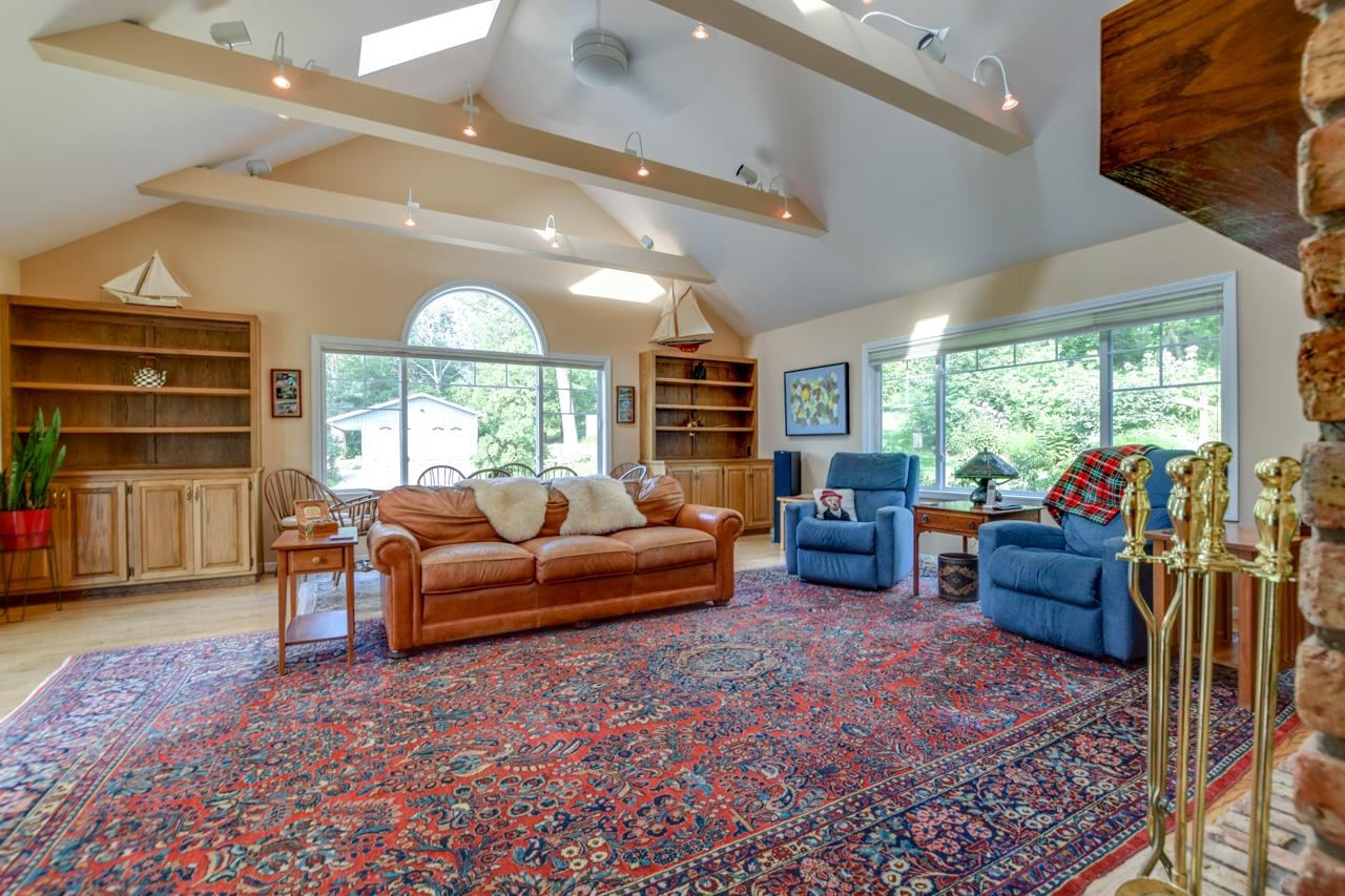 7724 Greenwood Road