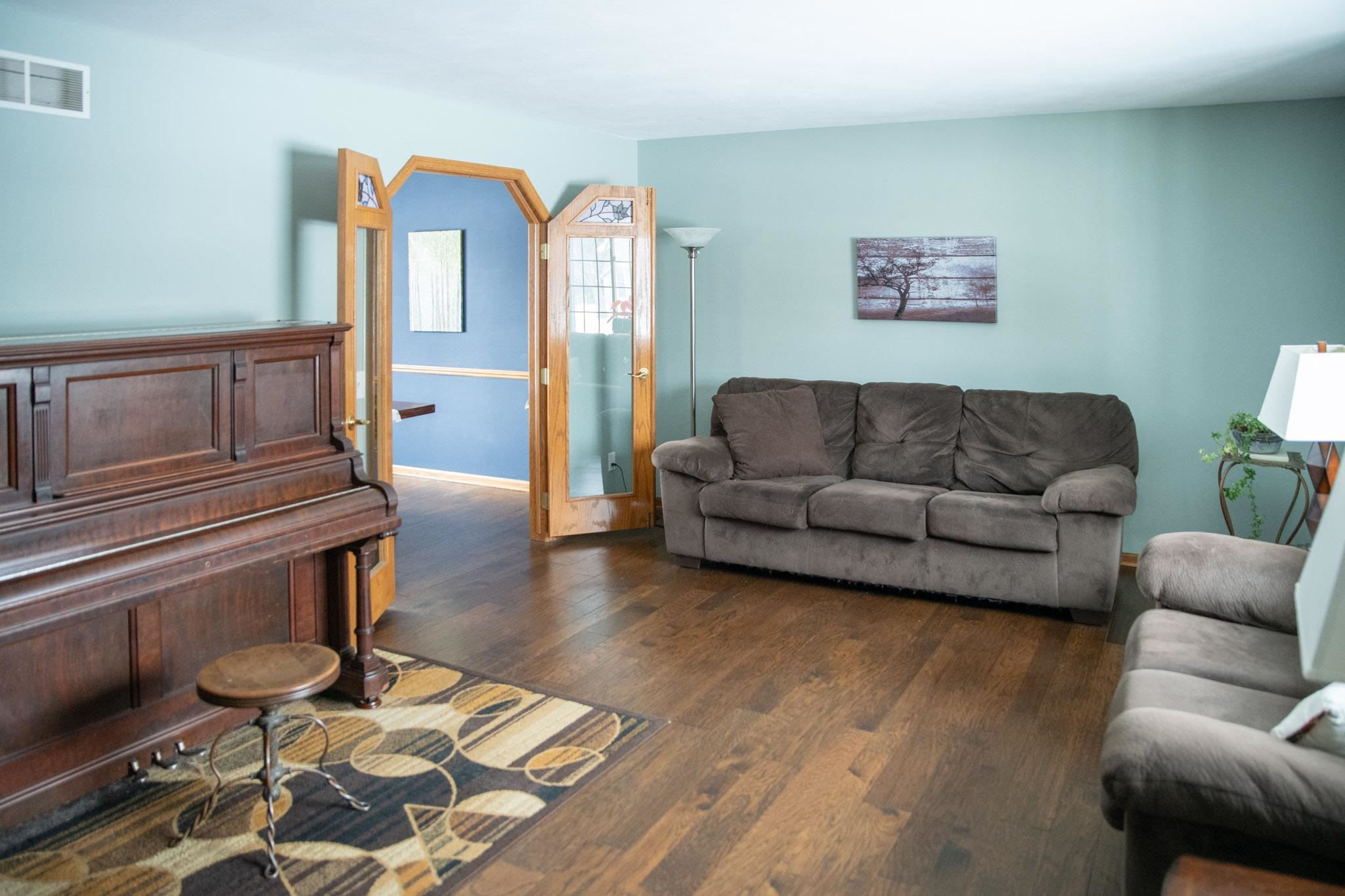 5943 Schumann Circle