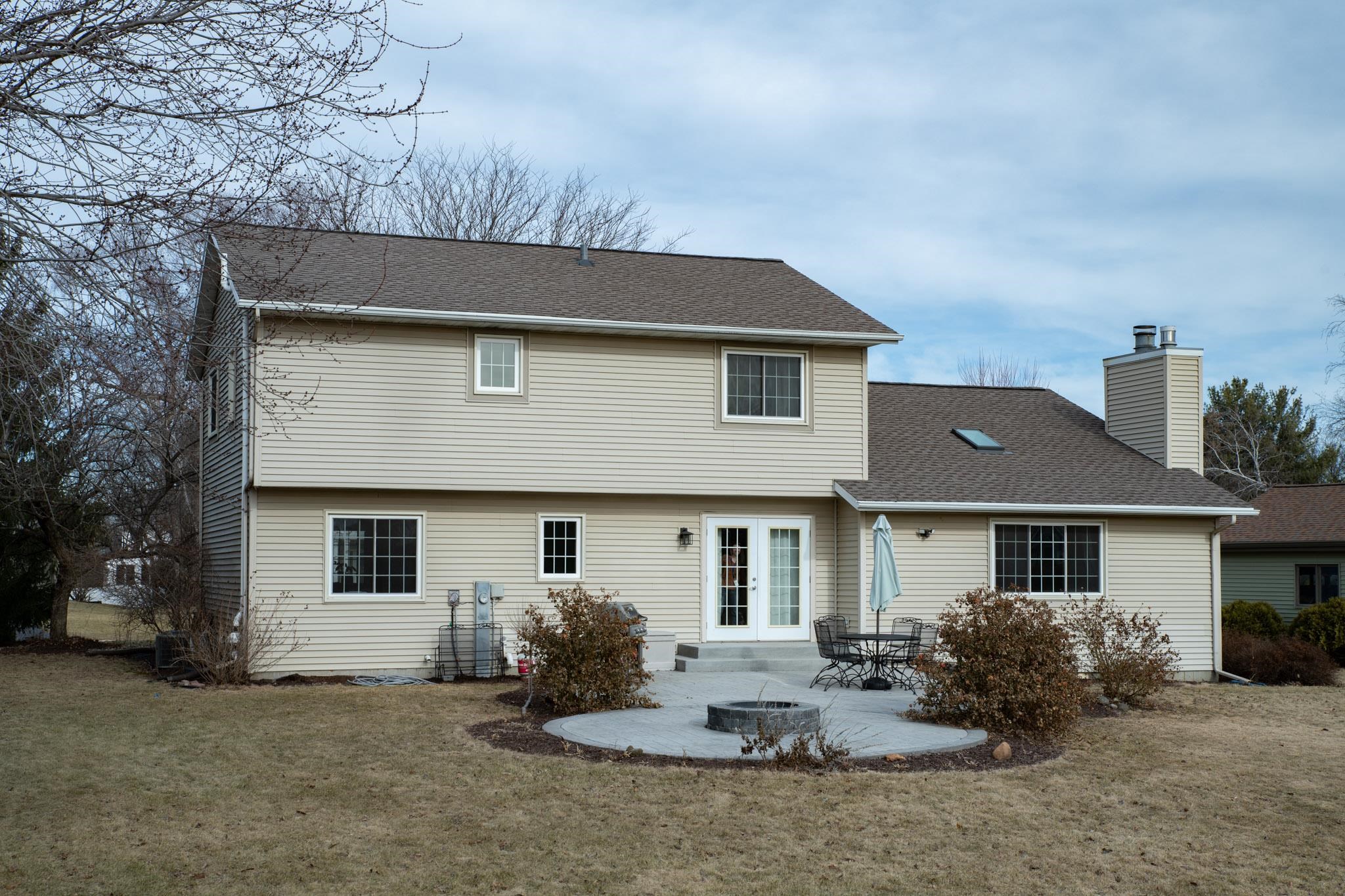 5943 Schumann Circle