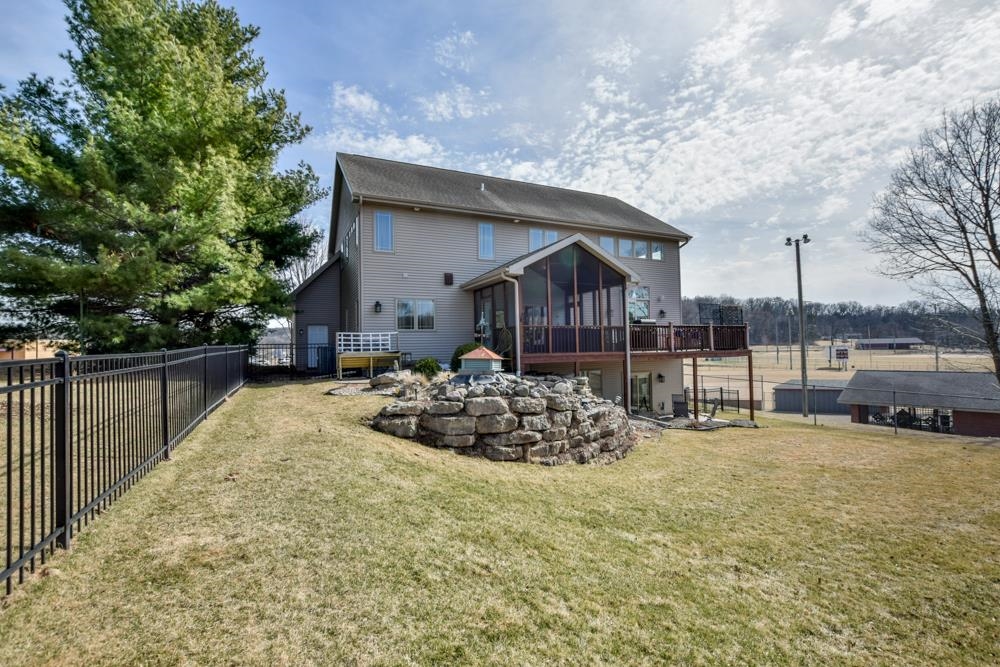 2813 Military Road