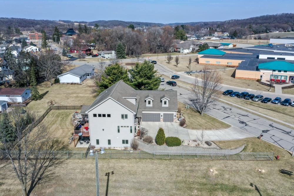 2813 Military Road