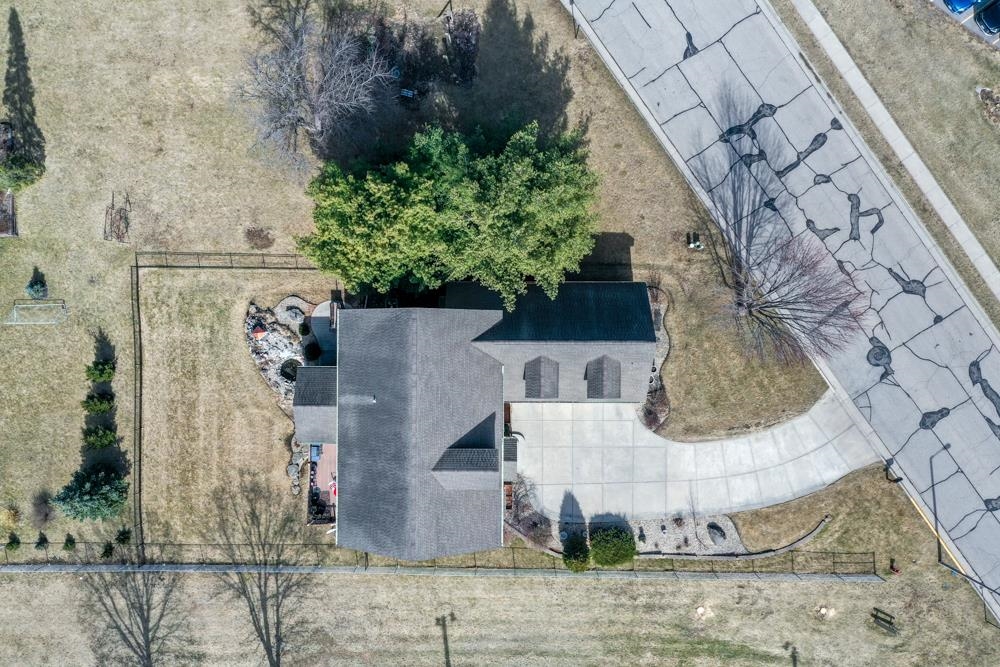 2813 Military Road