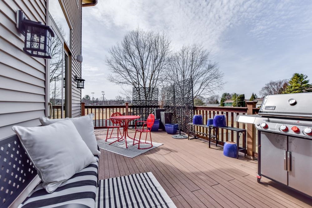 2813 Military Road