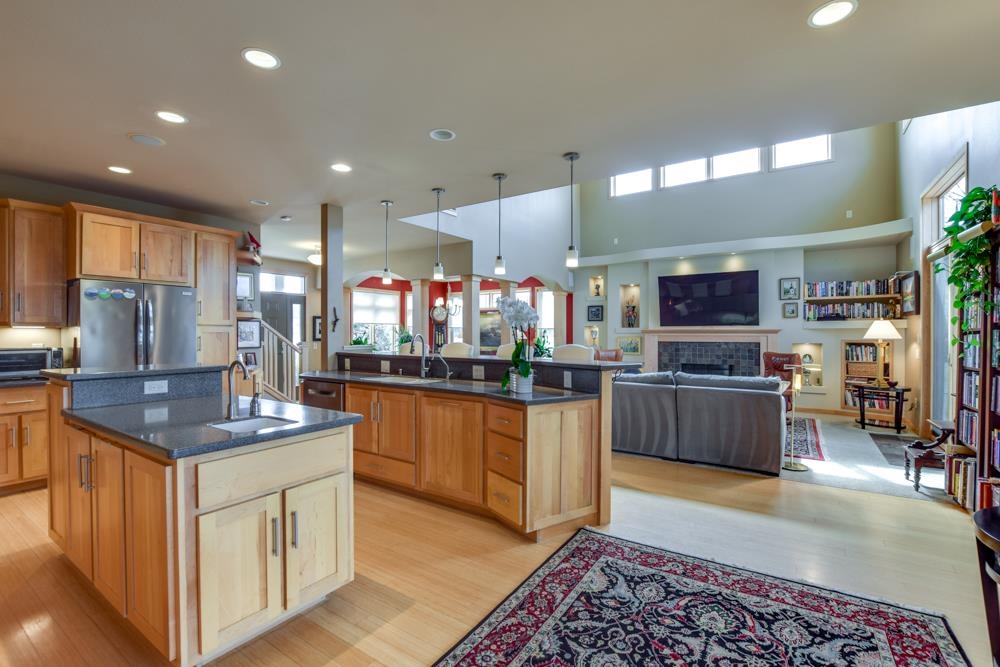 2813 Military Road