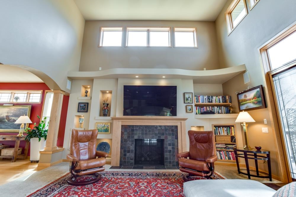 2813 Military Road