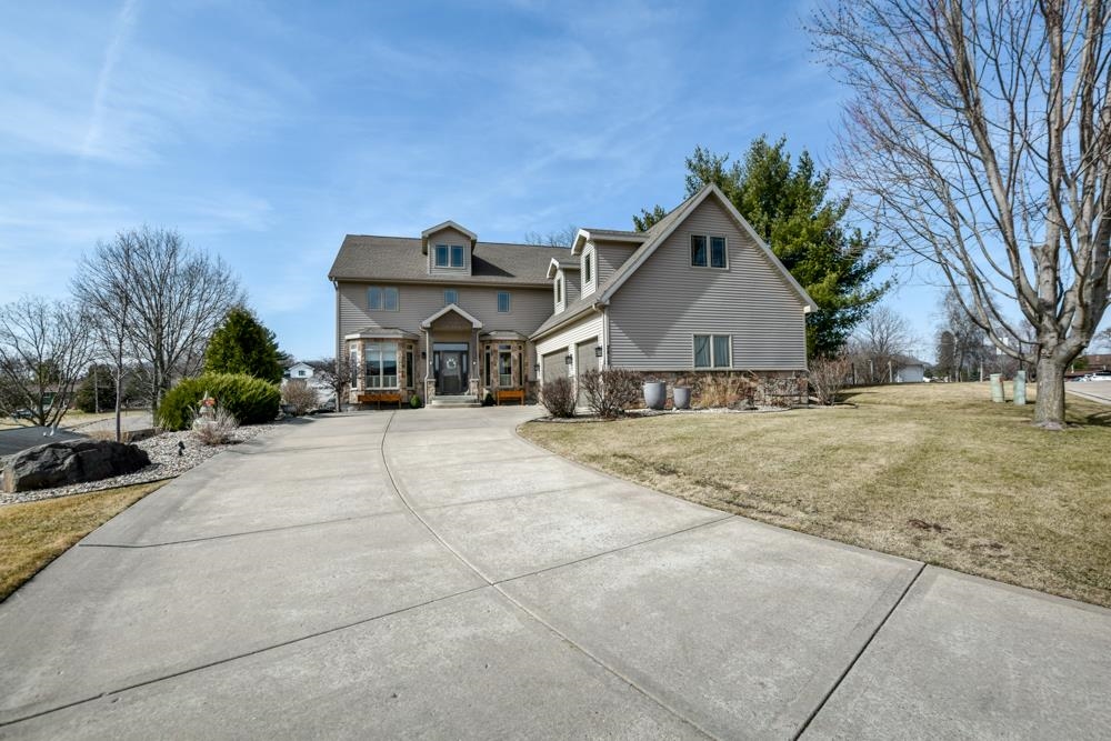 2813 Military Road