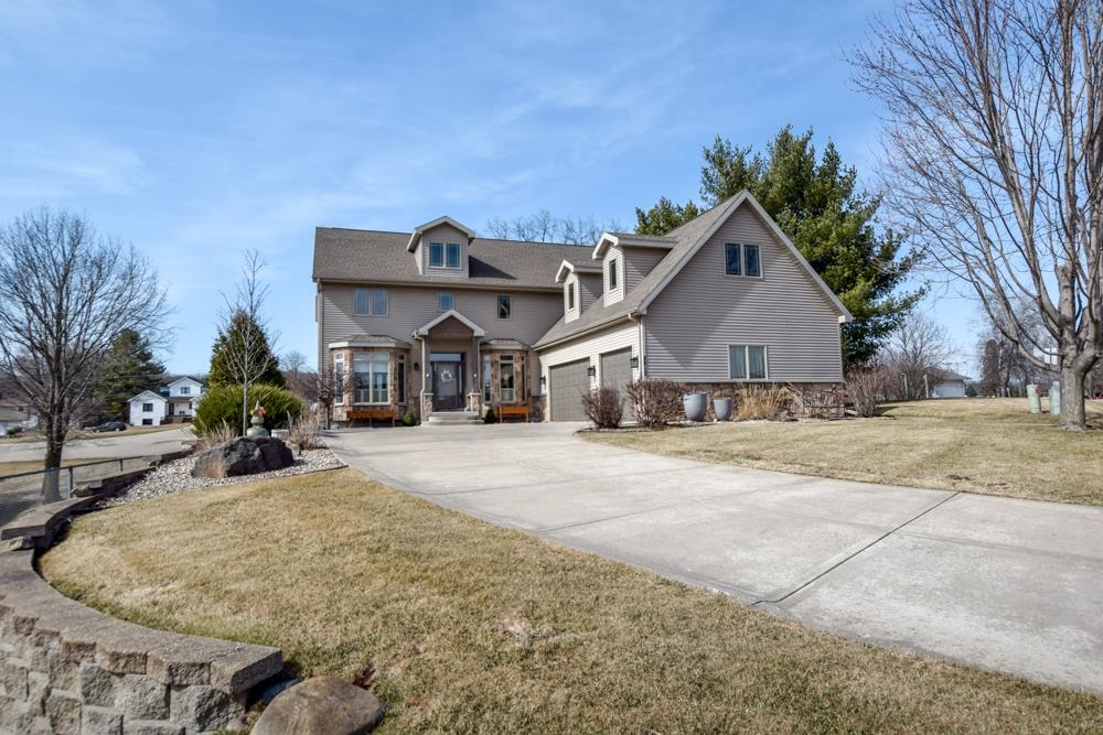 2813 Military Road