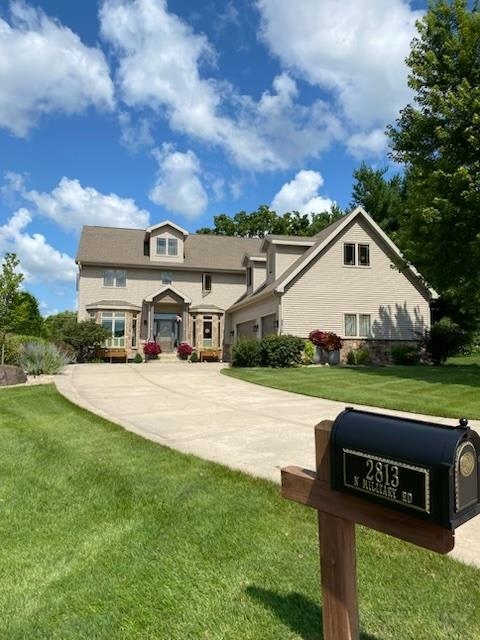 2813 Military Road