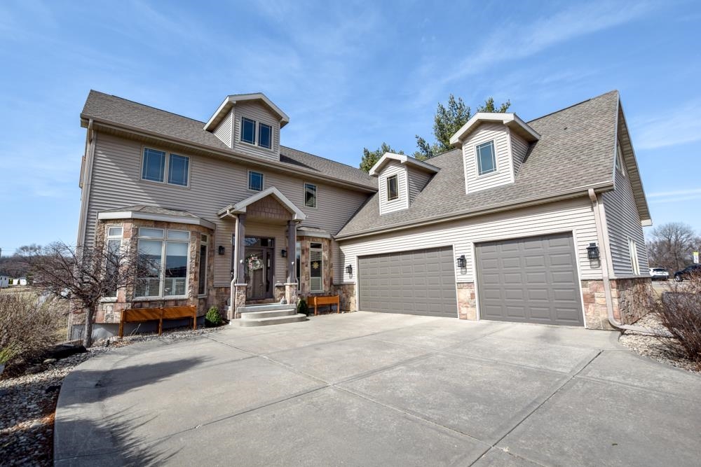 2813 Military Road