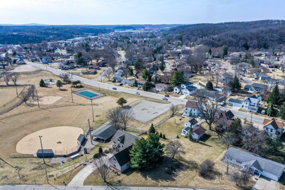 2813 Military Road