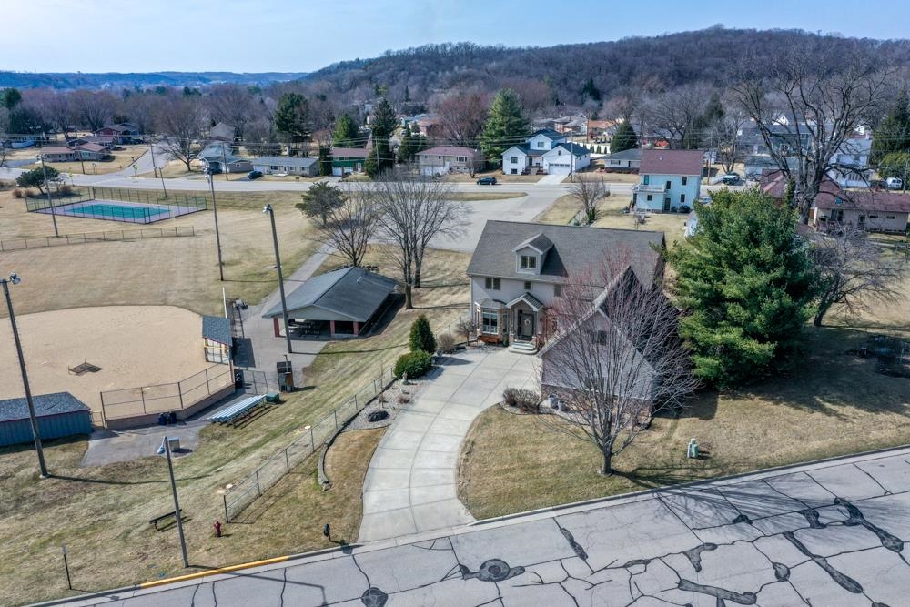 2813 Military Road