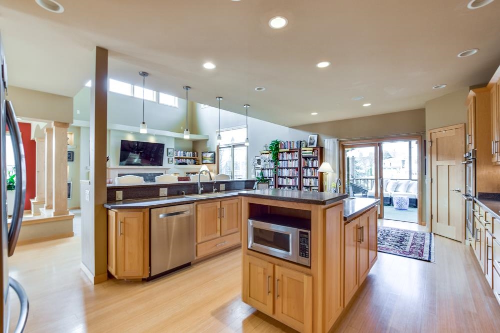 2813 Military Road
