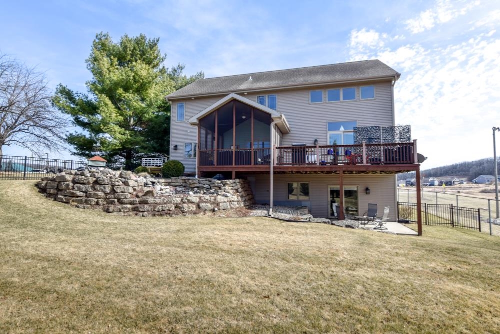 2813 Military Road