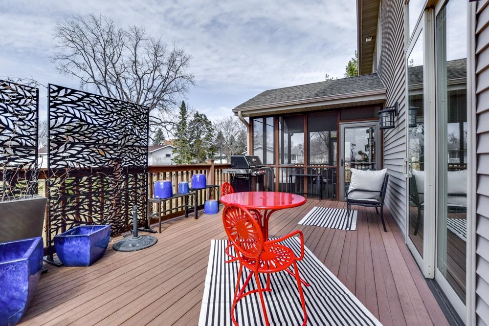 2813 Military Road