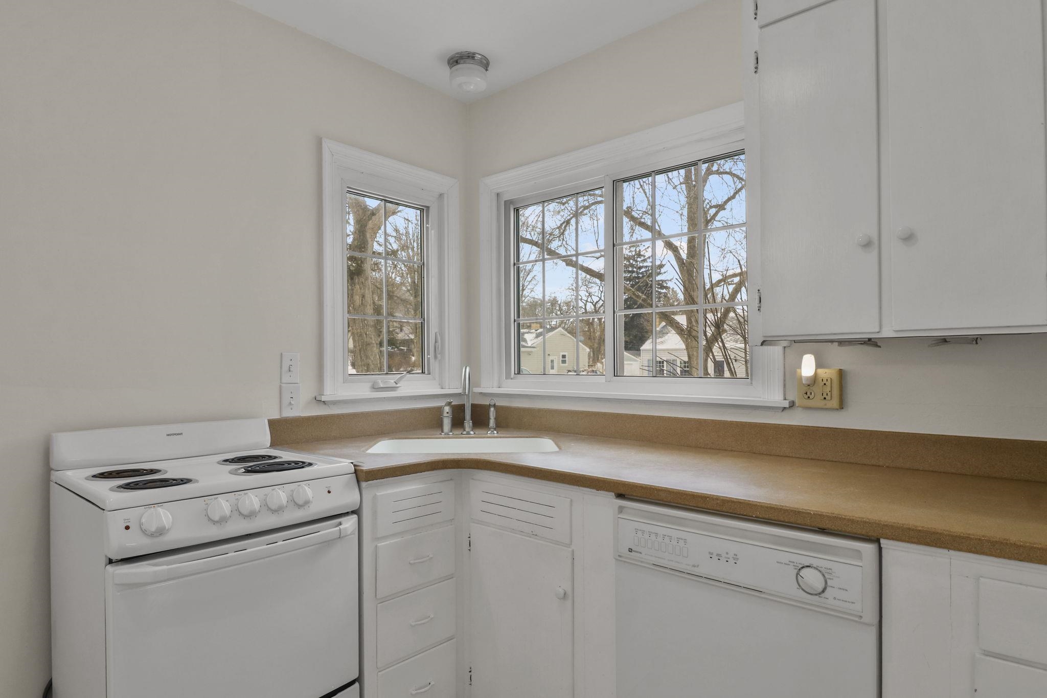 37 S Hillside Terrace