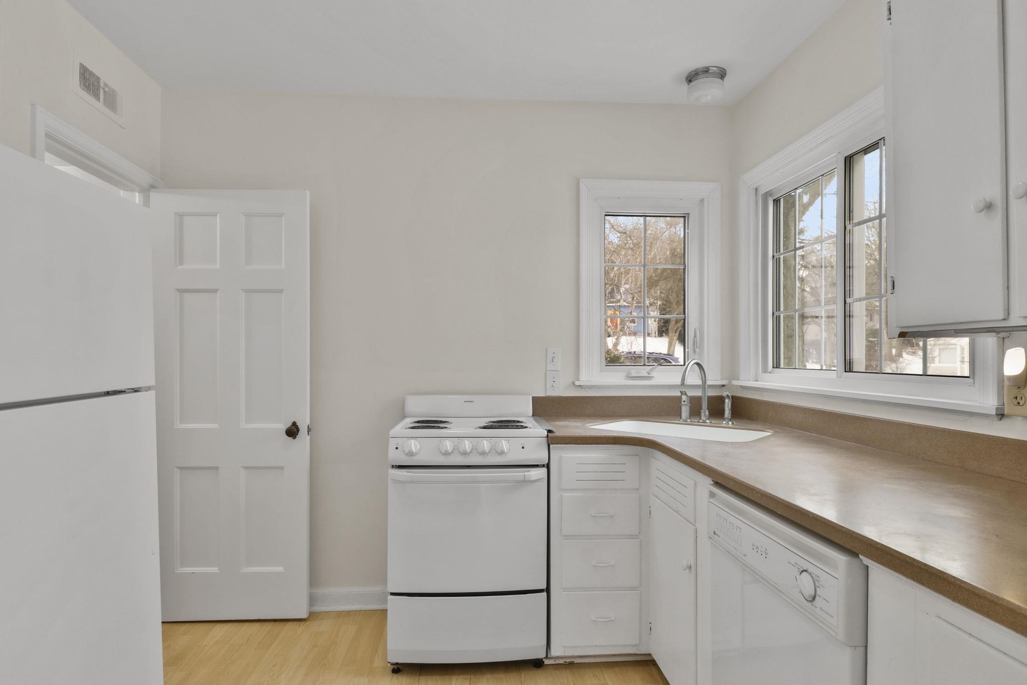 37 S Hillside Terrace