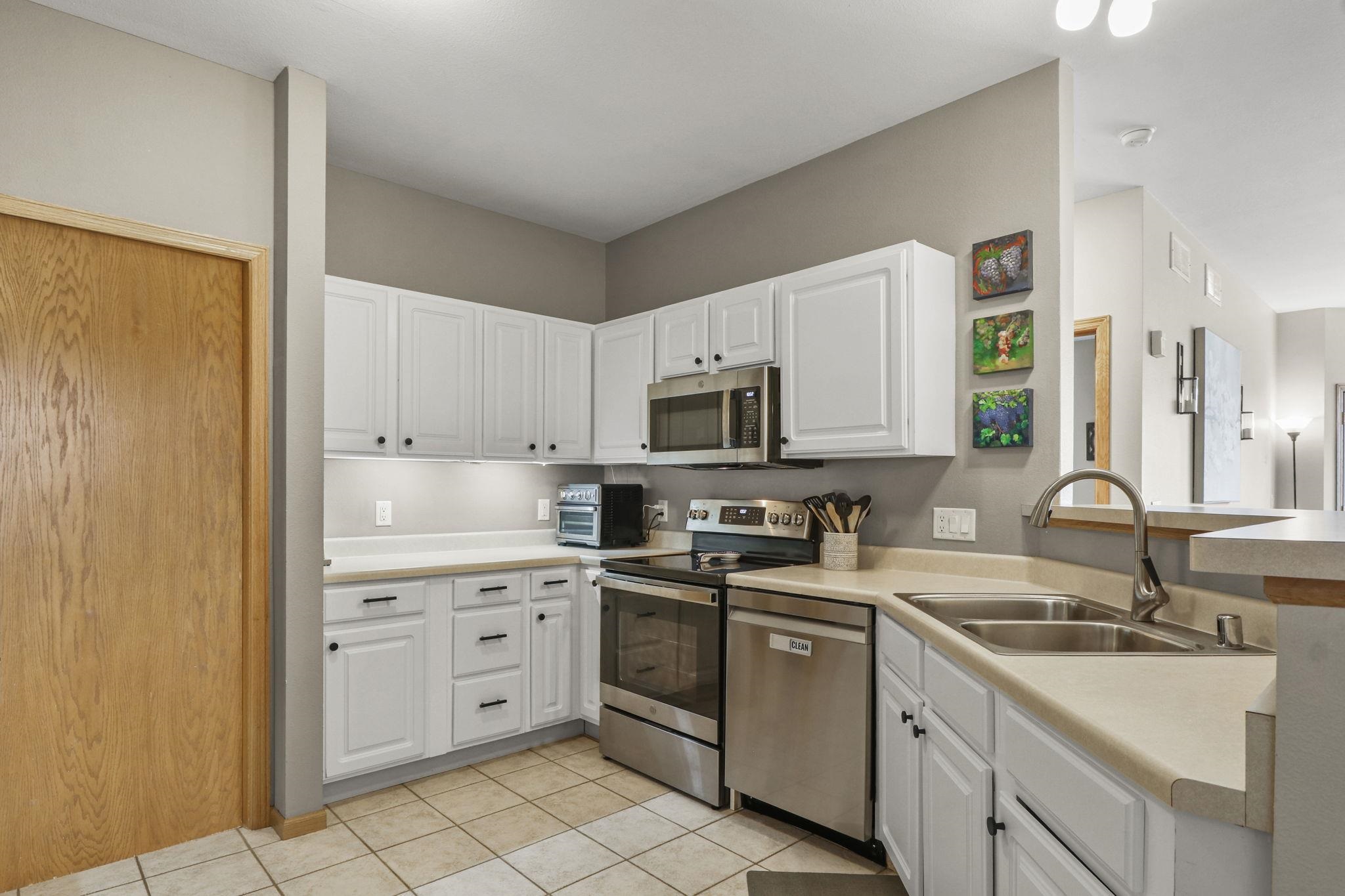 3130 Dorchester Way 4