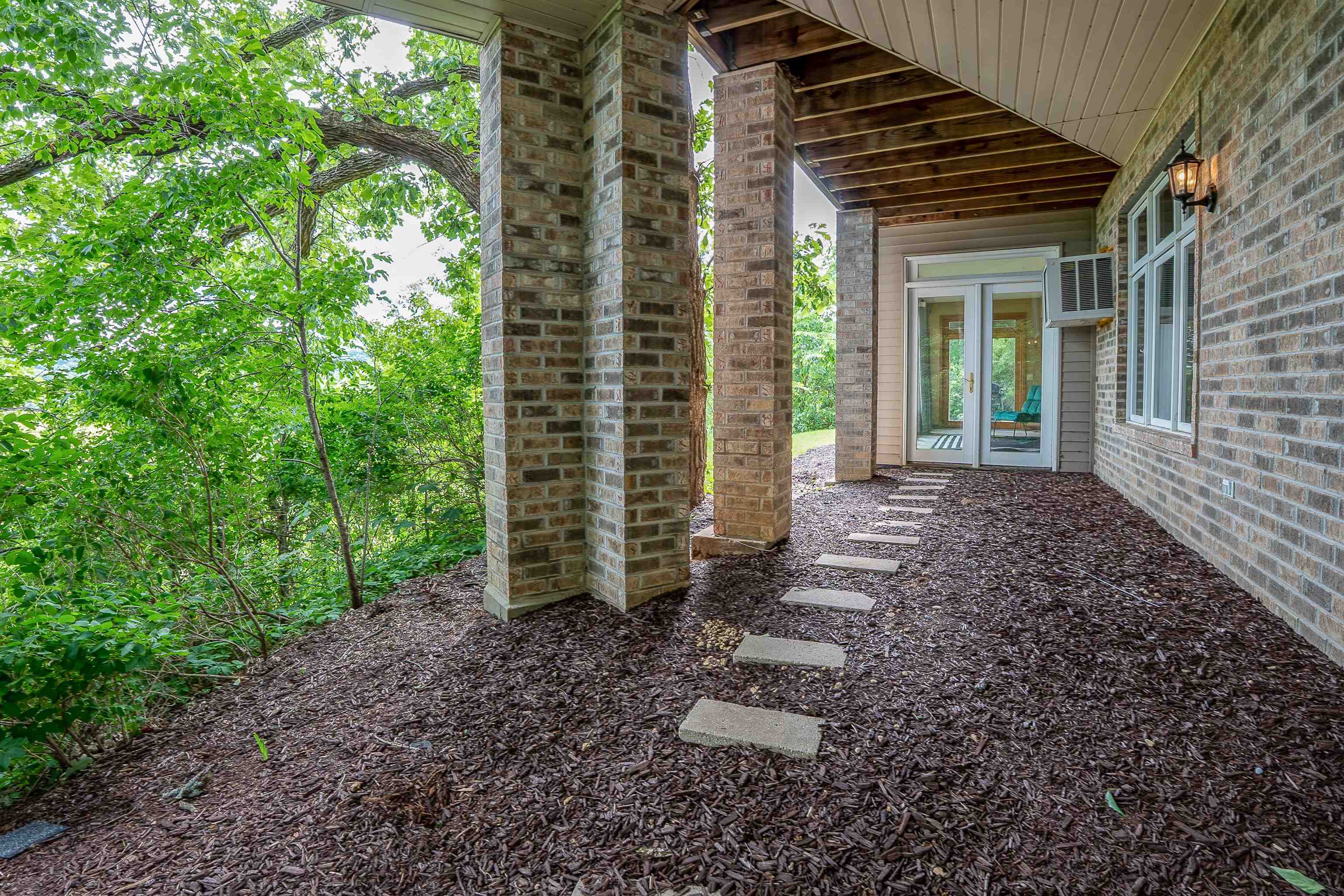 4526 County Road Q