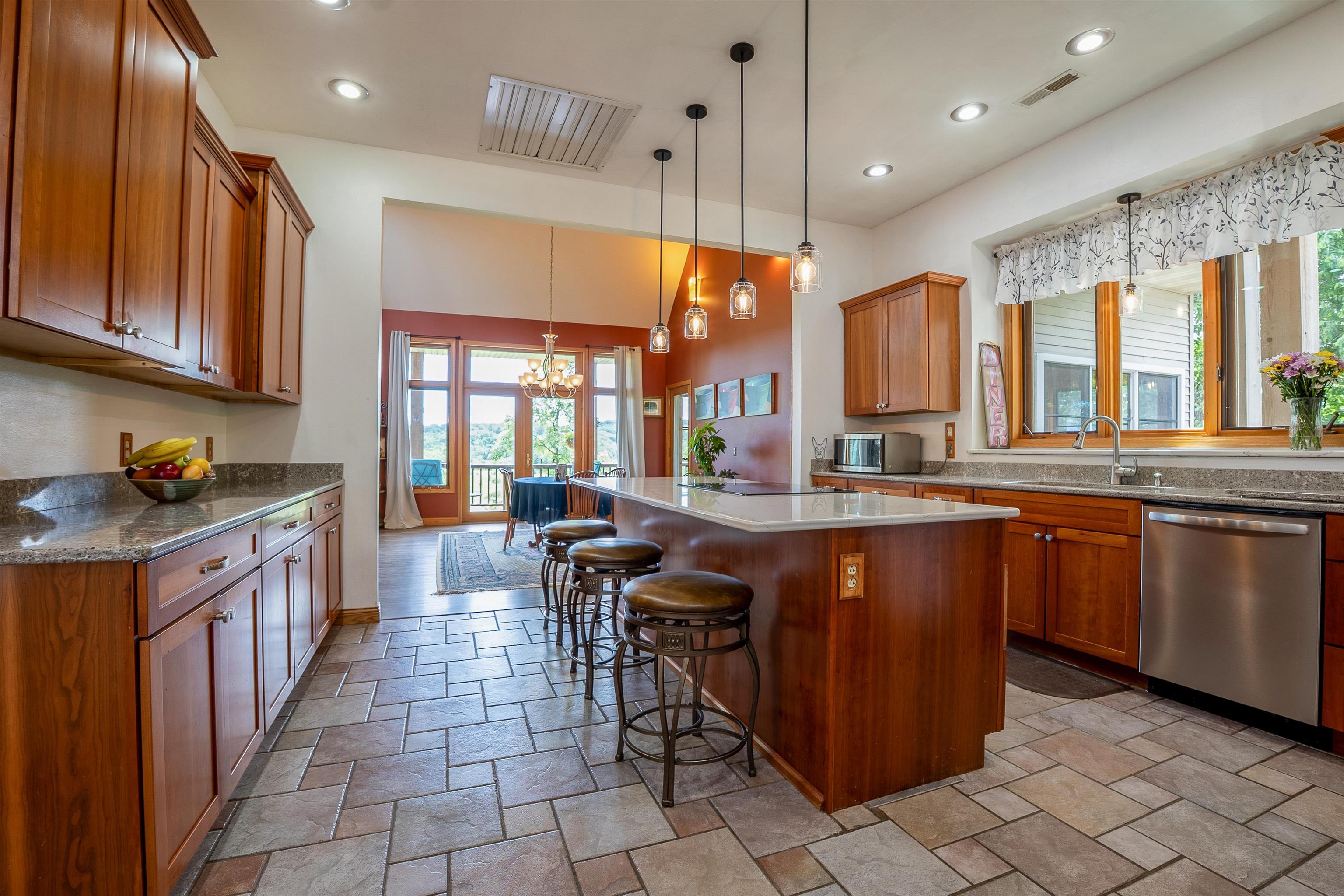 4526 County Road Q Road
