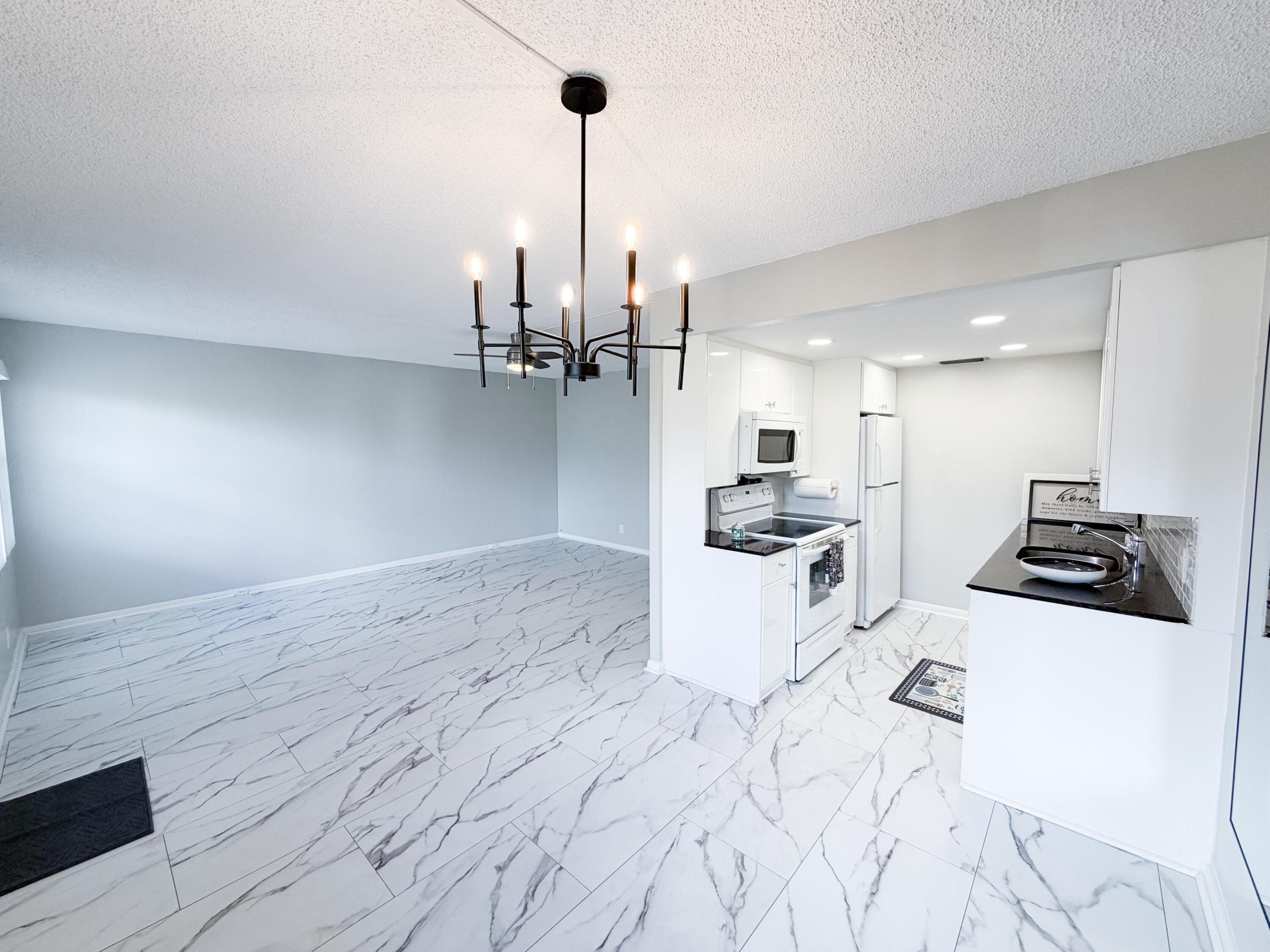 3085 Cornwall E