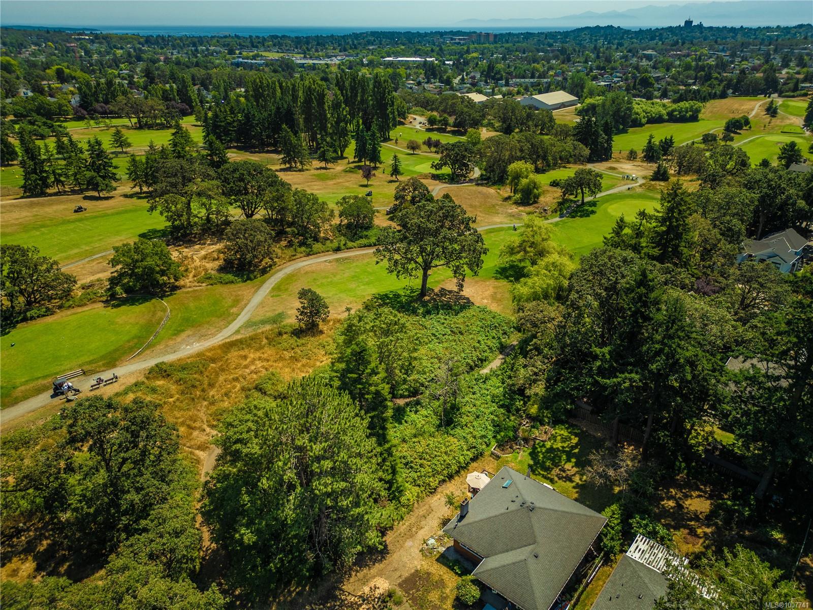1299 Camrose Cres