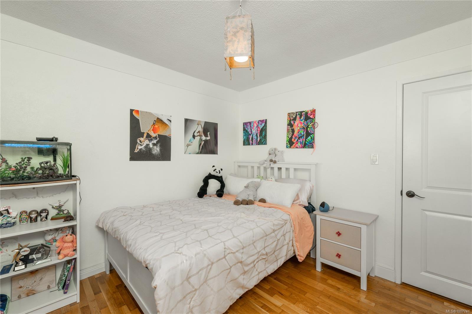 1299 Camrose Cres