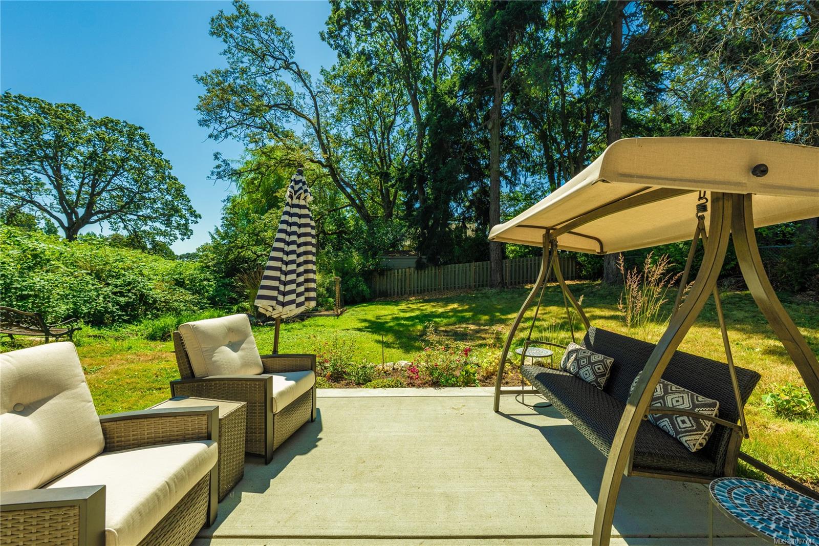 1299 Camrose Cres