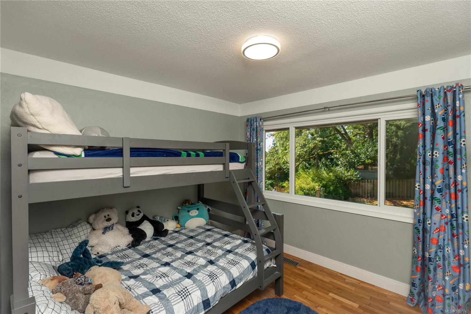 1299 Camrose Cres