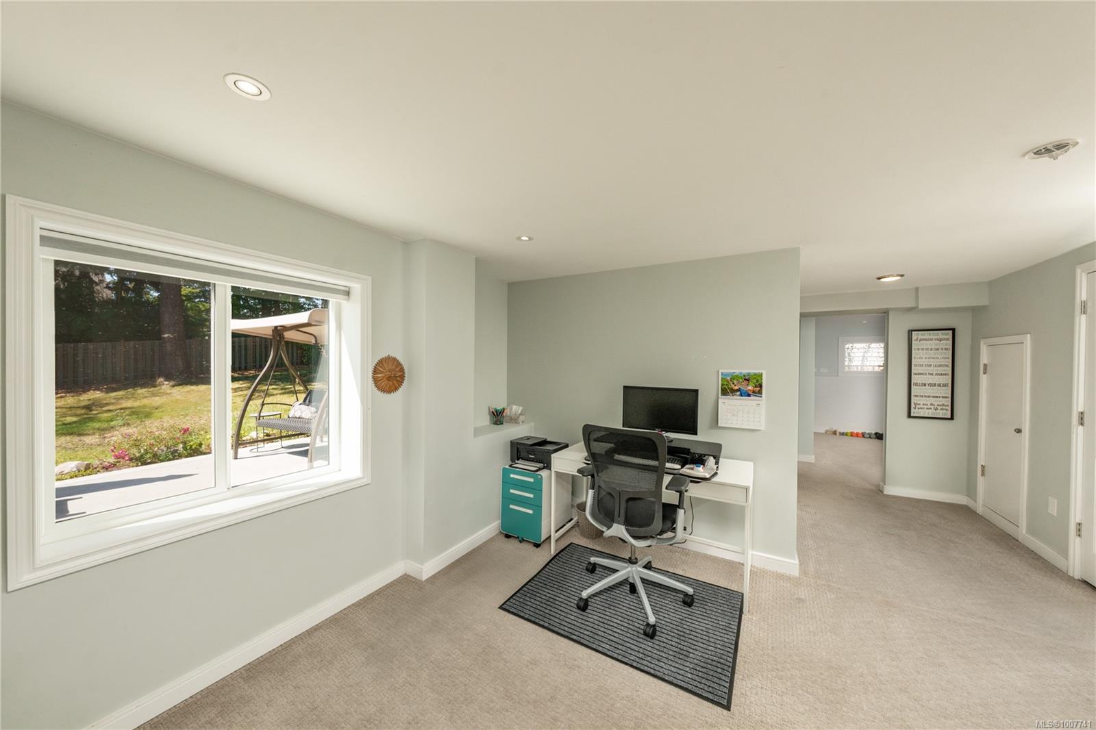 1299 Camrose Cres