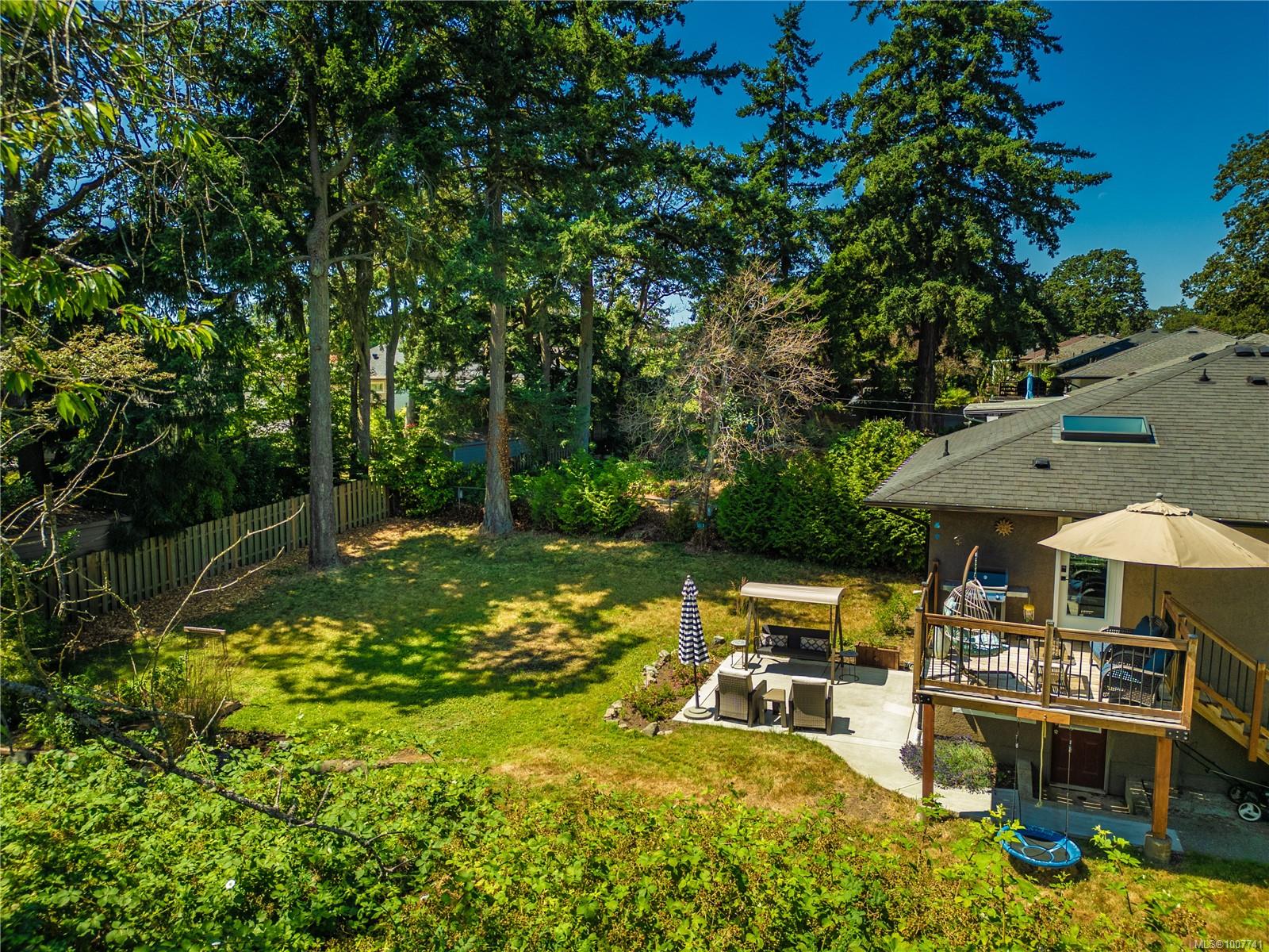 1299 Camrose Cres