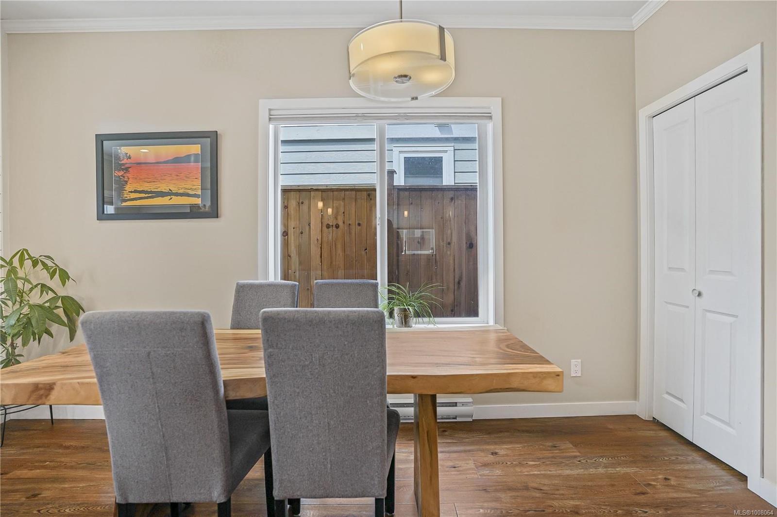 2919 Burlington Cres