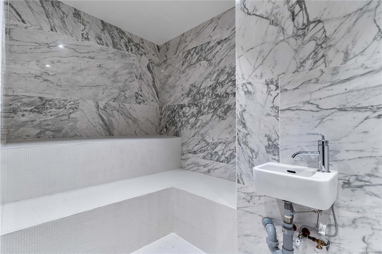 521 Courtney St # 209