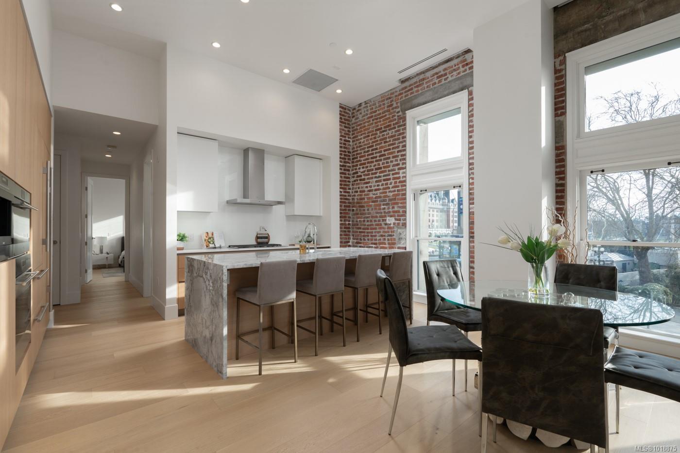 521 Courtney St # 209