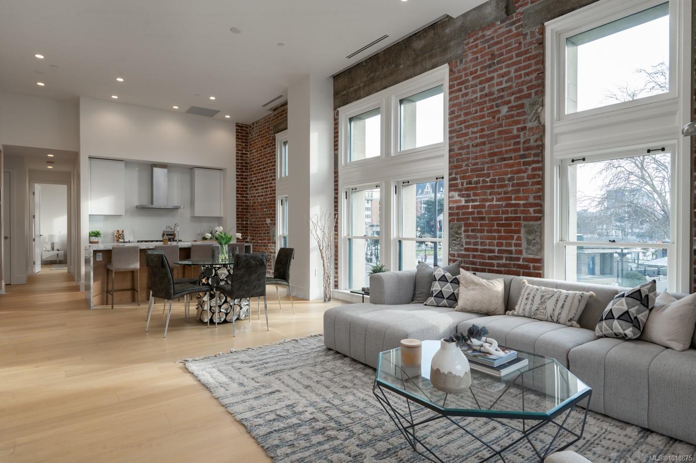 521 Courtney St # 209