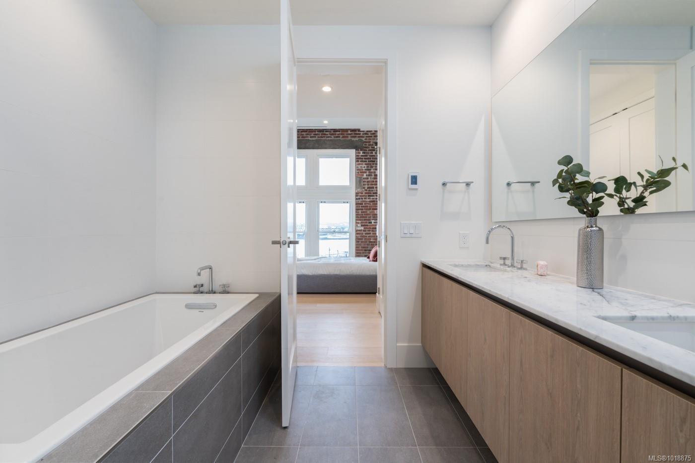 521 Courtney St # 209